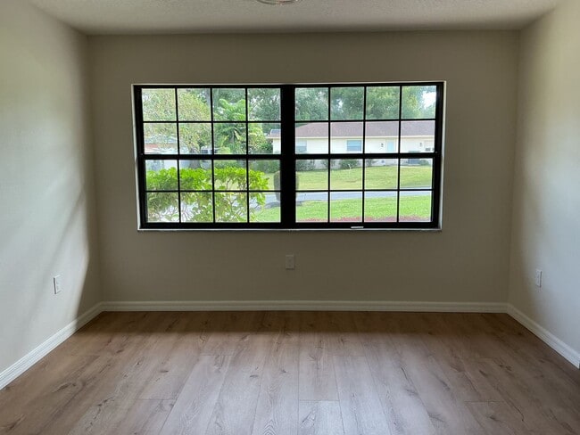 Photo - Remodeled 3BR/2BA Home with Pool & Screene...