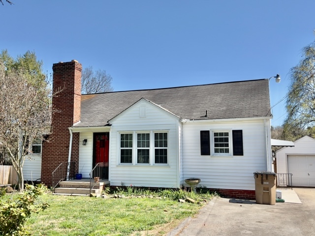 Progress Pic! New Roof and Landscaping Coming Soon! - 3228 Fairmont Blvd (Knoxville, TN)