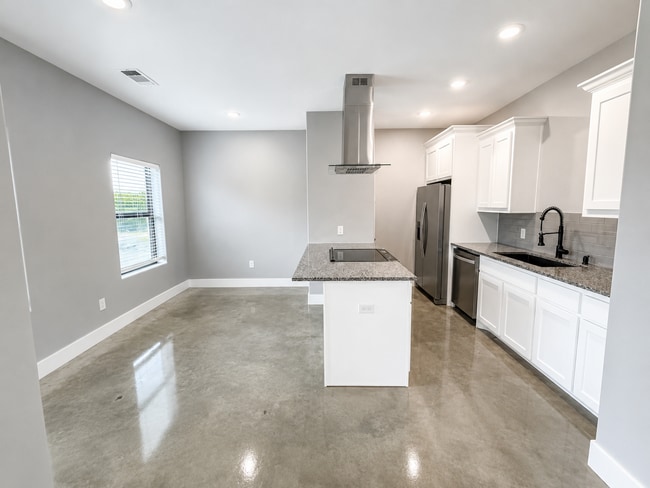 1213 Oak Dr Unit 101