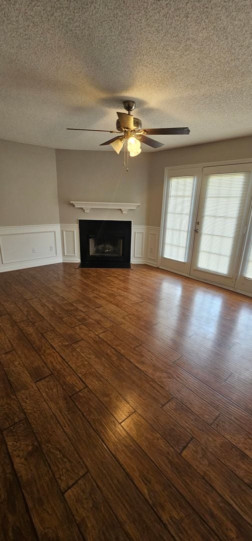 Photo - Stop Looking, Start Living!! Apply today