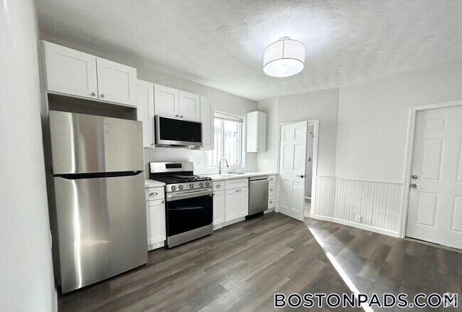 Building Photo - 153 E Cottage St Rental