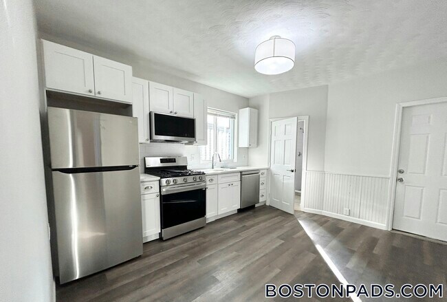 Building Photo - 153 E Cottage St Rental