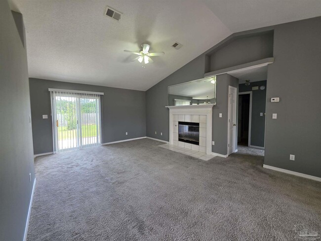 Photo - 6024 Yellow Rose Dr