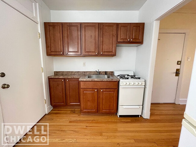 Photo - 2639 N Spaulding Ave Unidad 1E