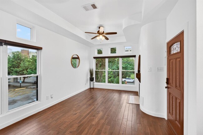 Building Photo - 2716 Bagby St