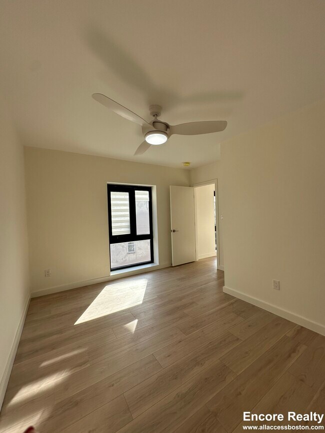 Photo - 11 Parker Hill Ave Unidad 11A