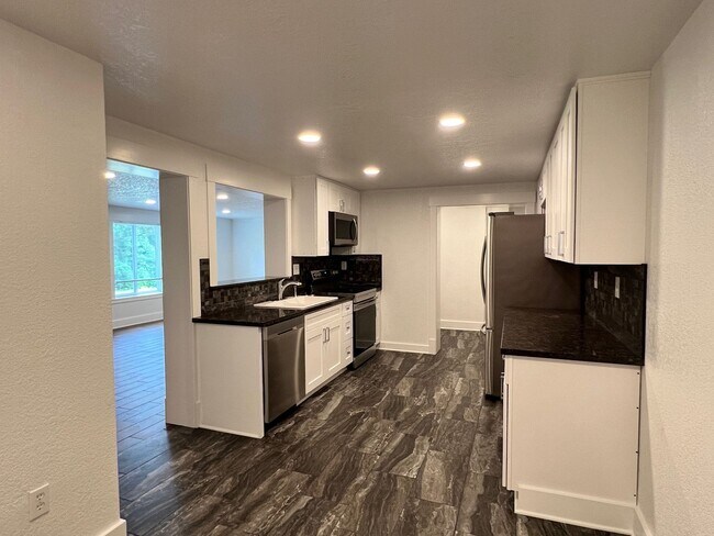 Photo - 405 NE Denver St Unit B