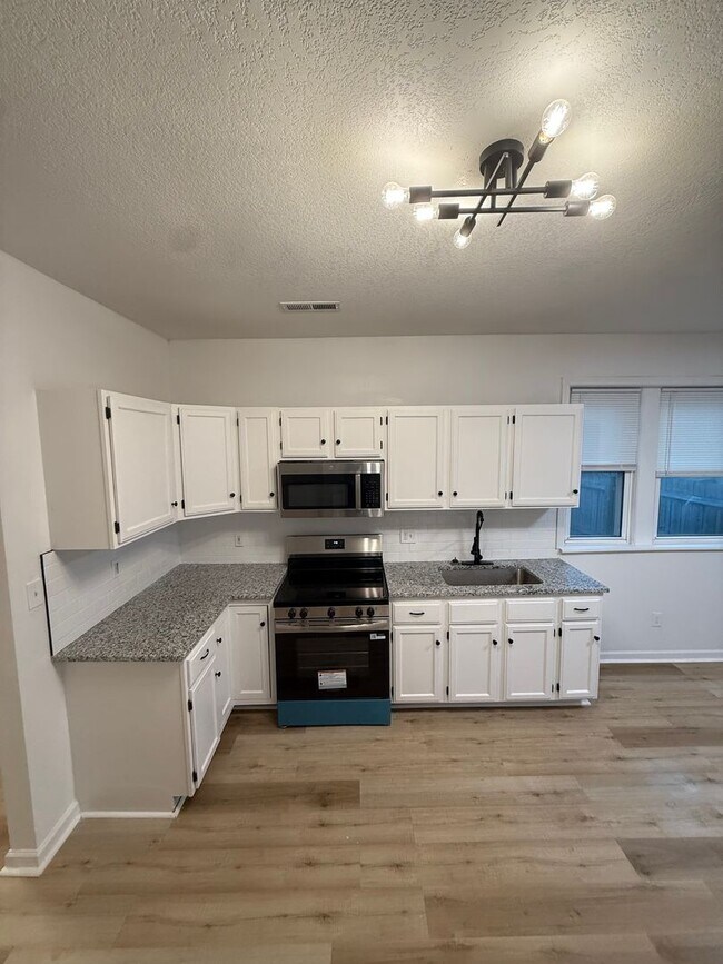 Photo - Charming & Updated 2-Bedroom Home in Heart of Olathe!