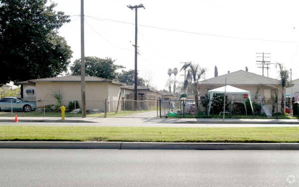 Photo - 13430 Ramona Blvd Apartments