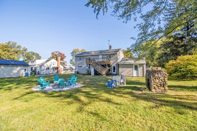 Backyard - 6 Russell Ave Unit 1