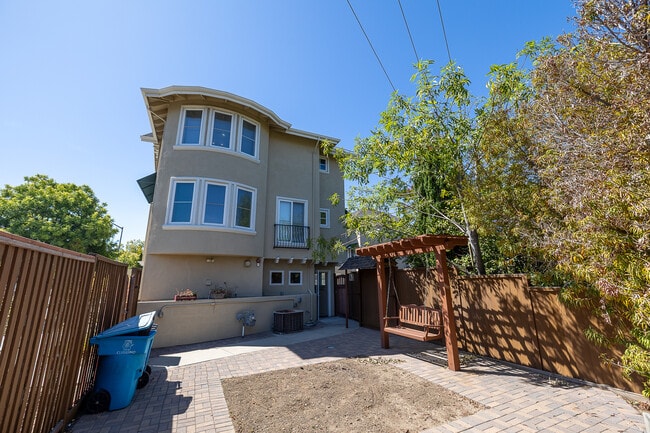 Photo - 7335 Rainbow Dr