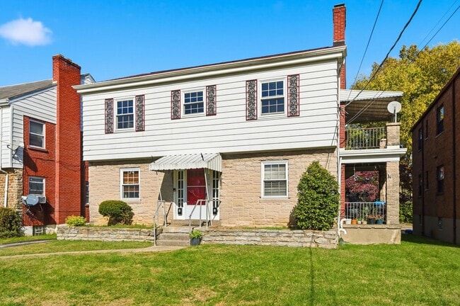 Photo - Charming Covedale Duplex Unit #2 SIDNEY 5214