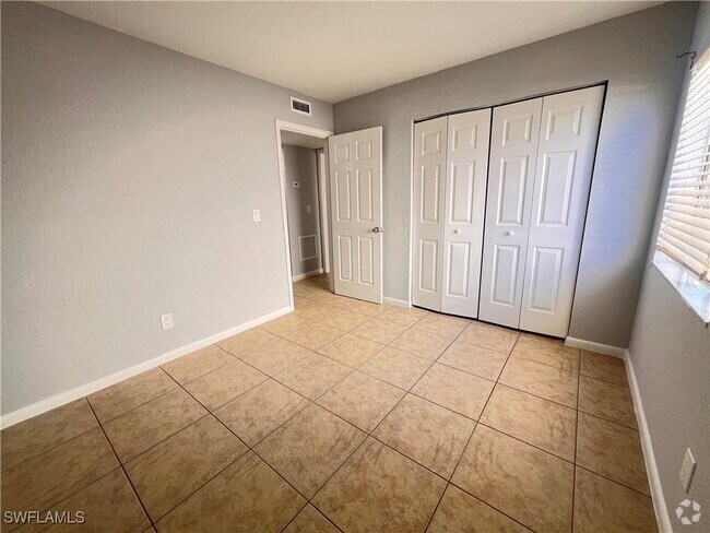 Building Photo - 4601 Bayshore Dr Unit A1 Rental