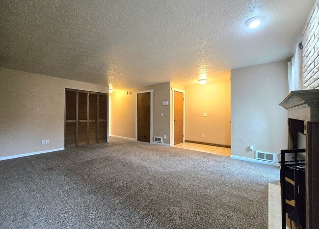 Photo - 2 Bedroom Home Available Now in Everett
