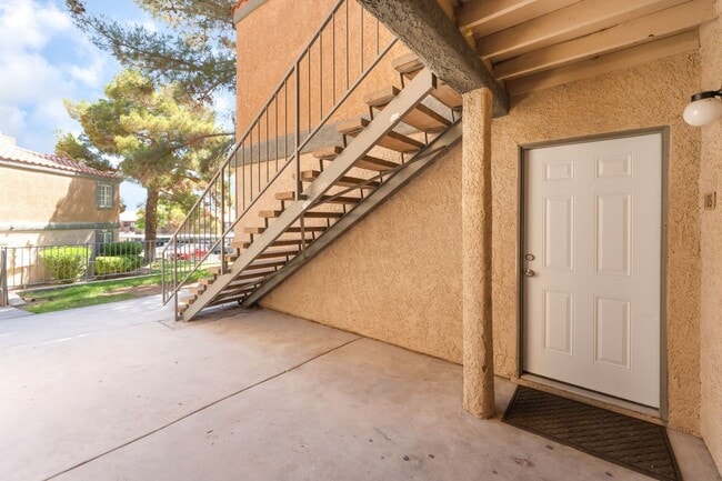 230 Mission Newport Ln