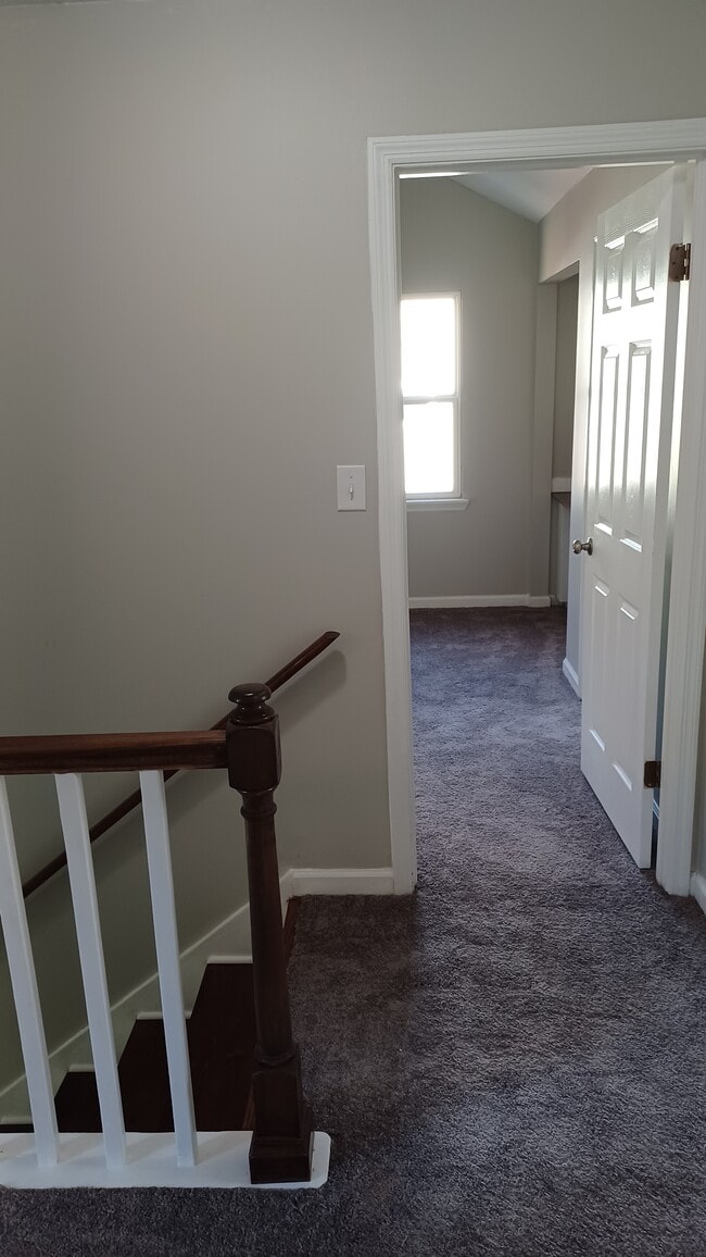 Photo - 521 Fairfield Way
