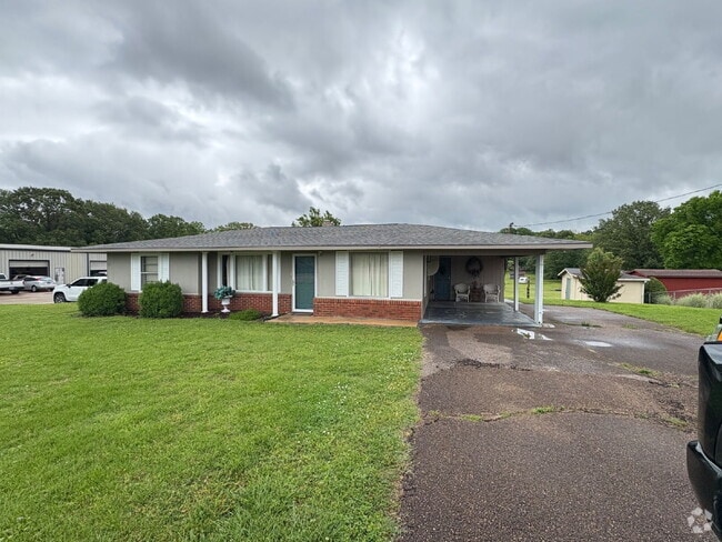 Building Photo - "Charming 3-Bedroom Retreat on Hwy 45 with... Rental