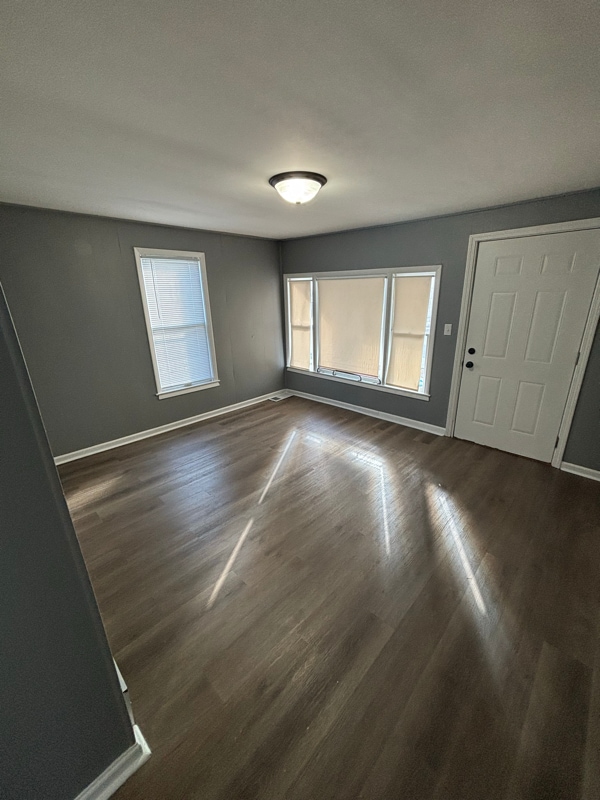 Photo - 901 W Valley St