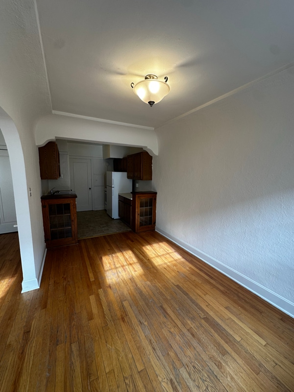 Photo - 4442 N Oakland Ave Unidad 35