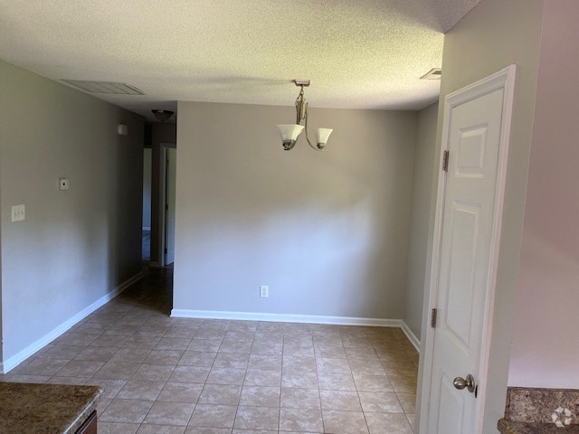 Building Photo - 1412 Crabtree Blvd Rental