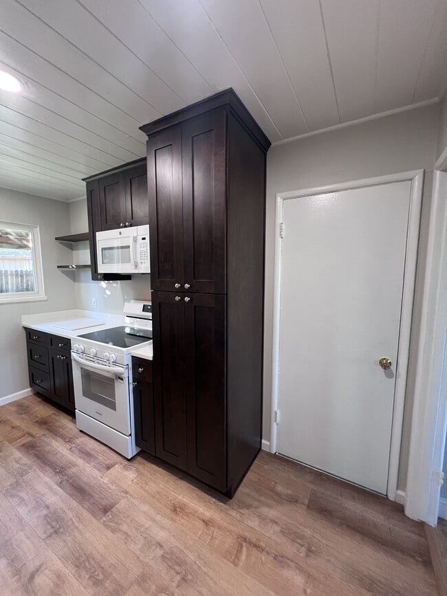 Photo - 206 Anderson Ave