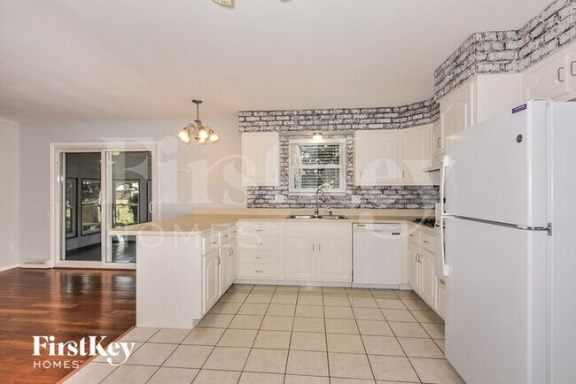 Photo - 916 Palm Dr