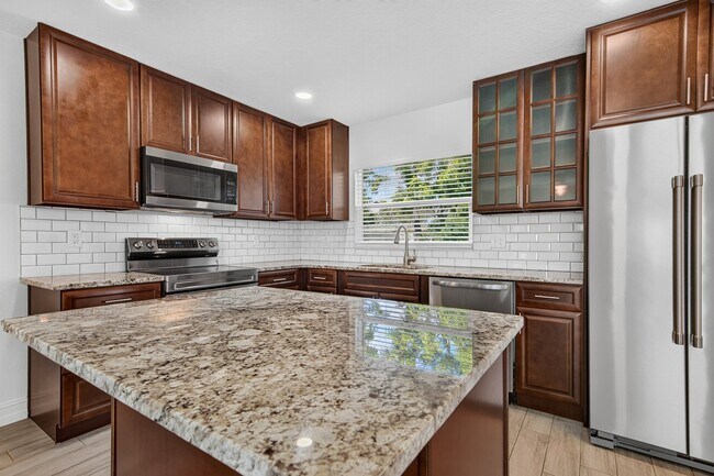 Photo - 5631 4th St S