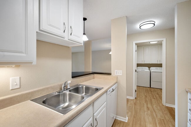 Photo - Heritage Park Apartments