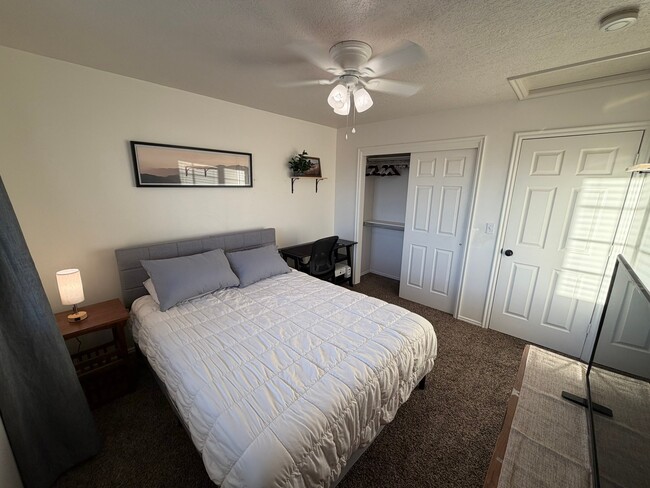 5572 4075 W St