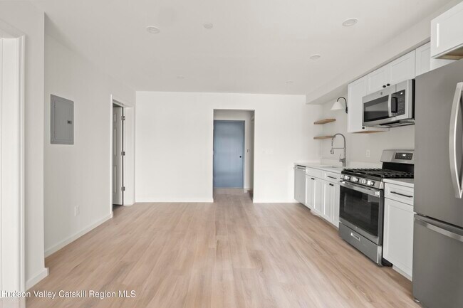 Photo - 432 Warren St