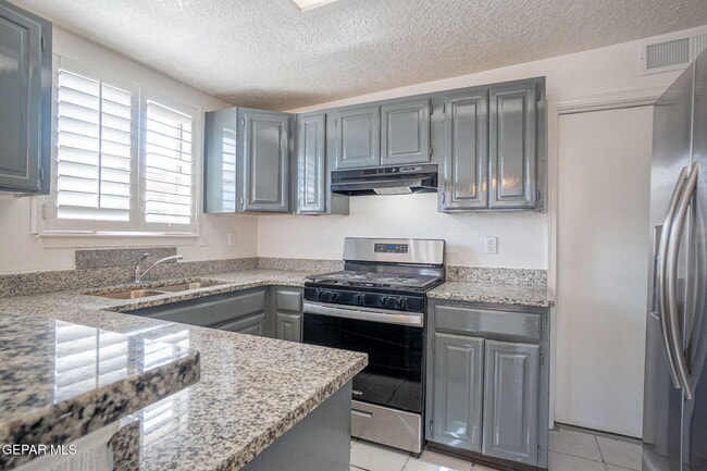 Photo - 604 Haverhill Rd