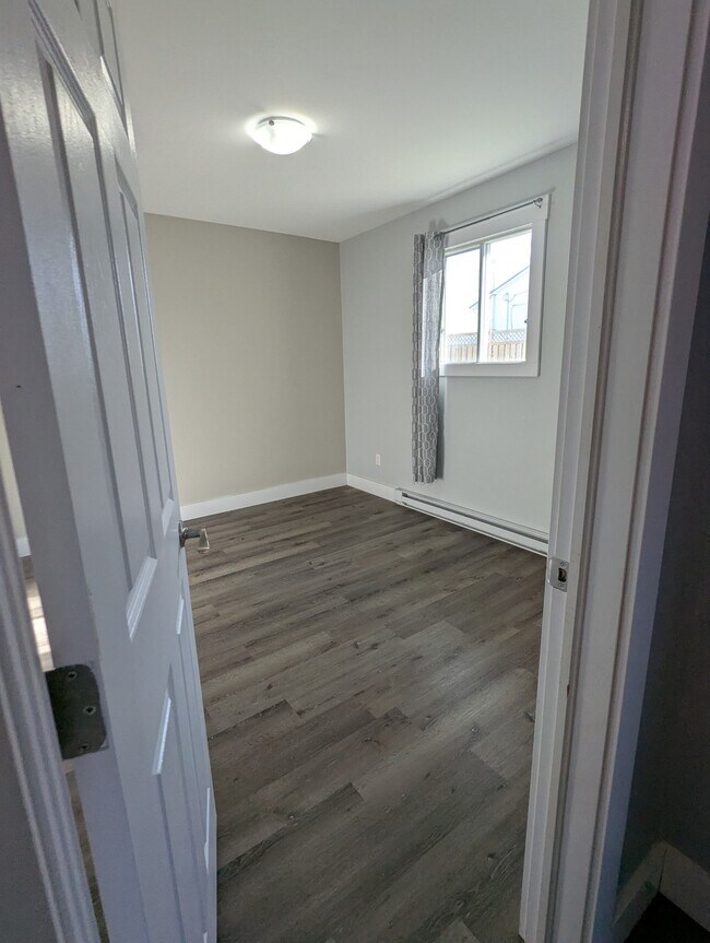 Photo - 868 St Peter St Unit 3