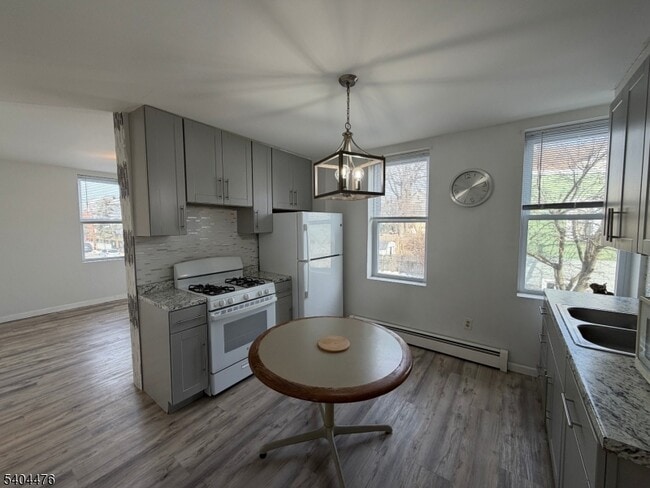 Building Photo - 114 Center St Unit 4