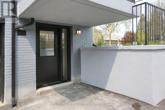 Photo - 1450 Avenue Rd