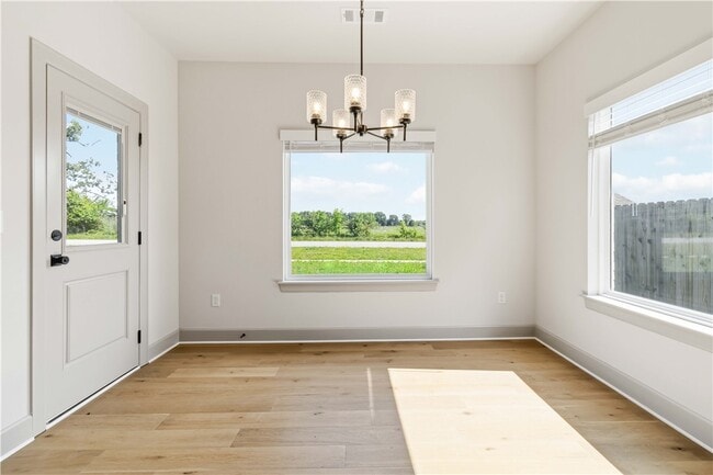 Building Photo - 970 Trestle Ln