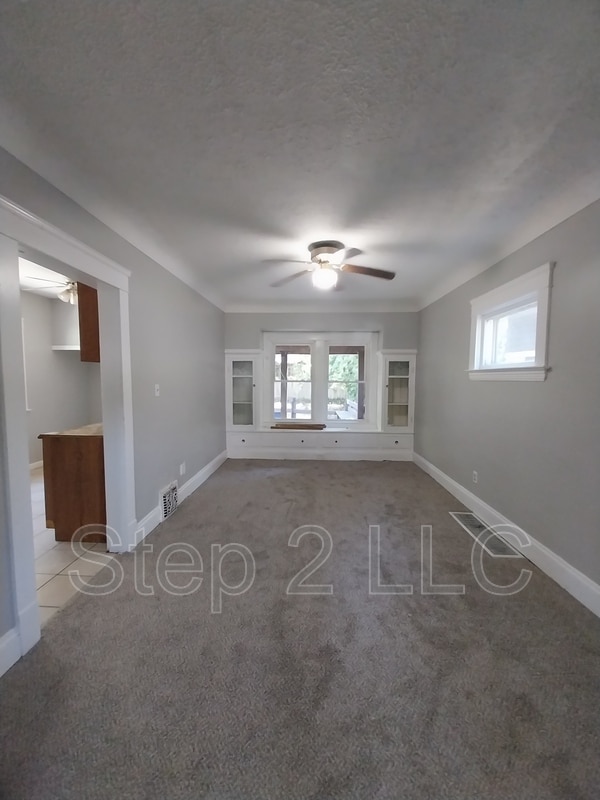 Photo - 9000 Tioga Ave