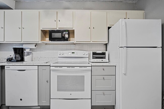 Photo - 1775 N Andrews Square Unidad 102A