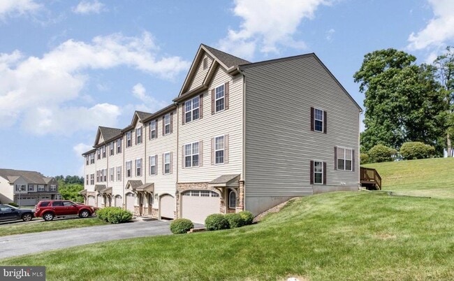 Building Photo - 358 Weatherstone Dr