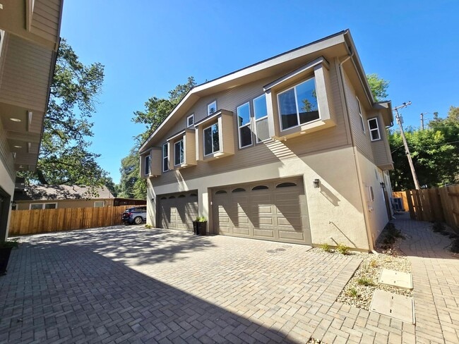 Building Photo - BRAND NEW! 3 bed 2.5 bath In Superb Locati... Rental