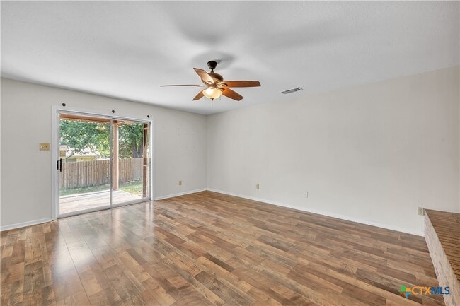 Photo - 613 Manning Dr