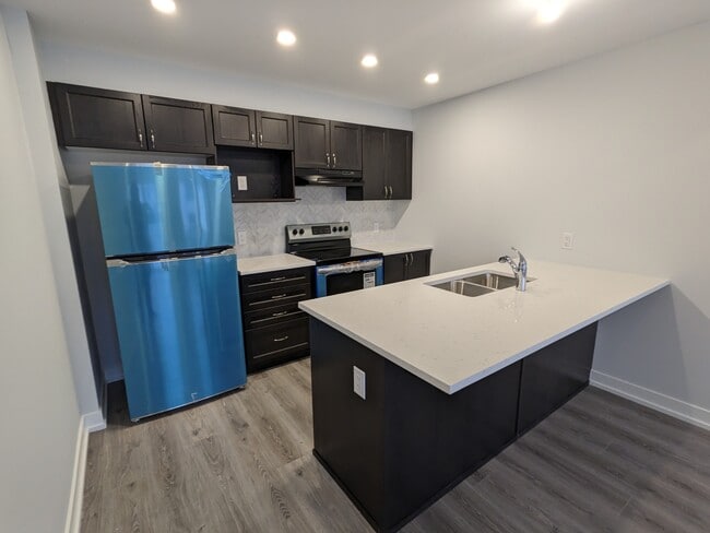 Photo - 270 Anyolite Private