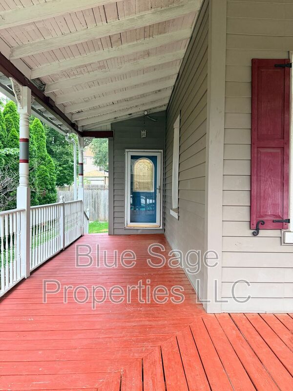 Photo - 913 8th Ave