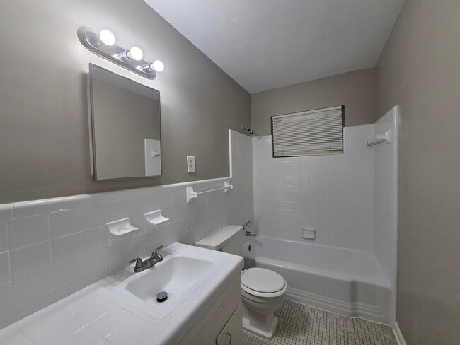 Photo - 4723 Wooddale Ave