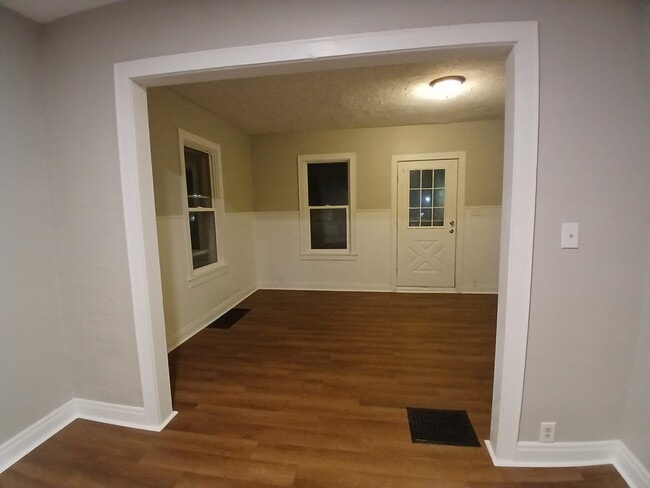 309 W Memorial Dr
