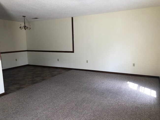 18 Woodcreek Way SW Unit A