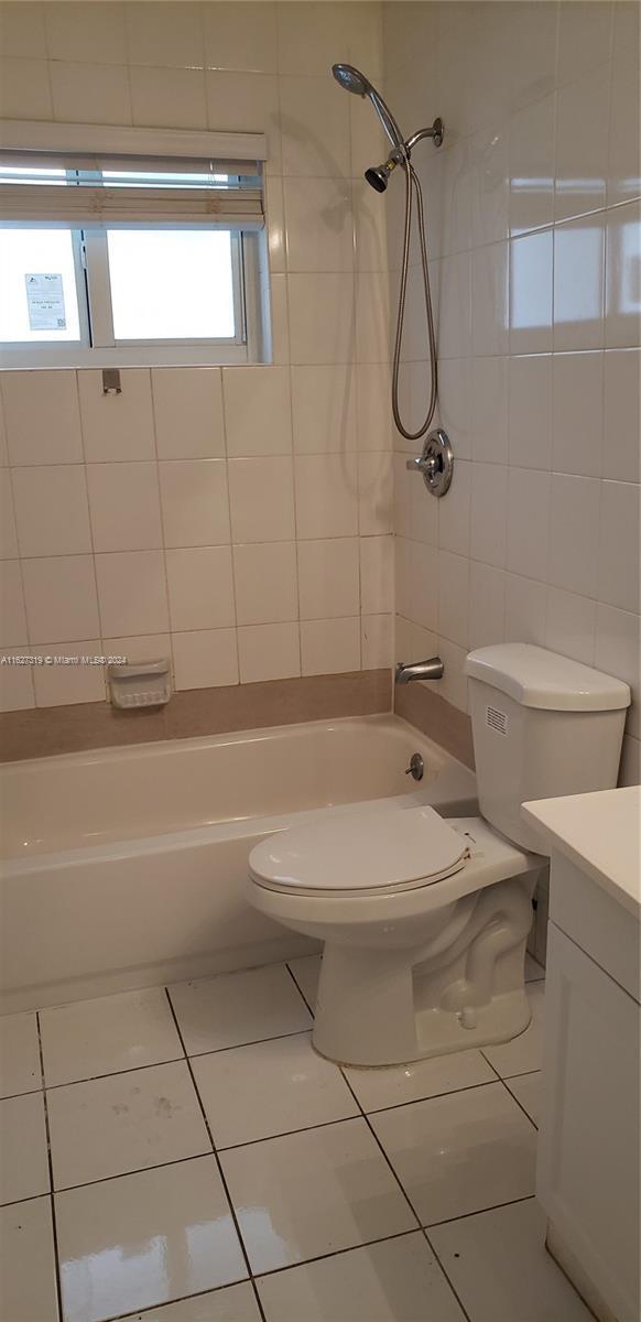 Photo - 3 bedroom in Hollywood FL 33023