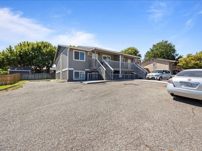 Building Photo - 1207 W 13th Ave Unit A Rental