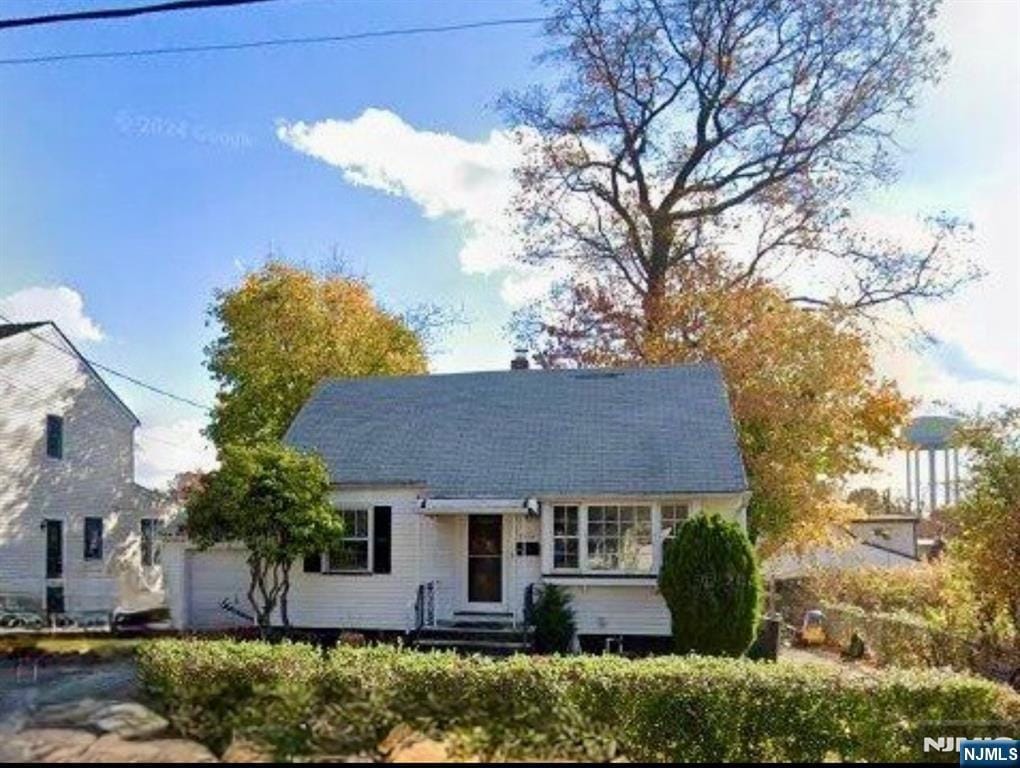 Photo - 33-14 Norwood Dr House