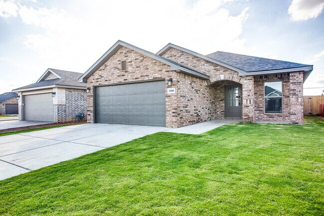 Building Photo - Like New Construction in Cooper District!