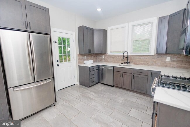 Photo - 140 Delsea Dr S